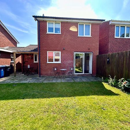 Beautiful House In South Cambridge, 14-Min Drive To The City Centre, Free Parking, No Sofabeds, Sleeps 6 Exterior photo