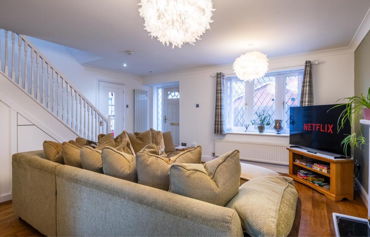 Beautiful House In South Cambridge, 14-Min Drive To The City Centre, Free Parking, No Sofabeds, Sleeps 6 Exterior photo